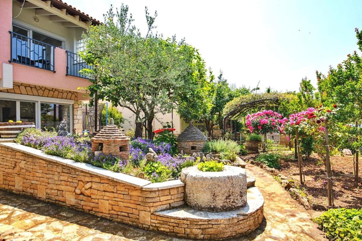 Flora Relax House, Free Parking Villa Peroj Exterior photo